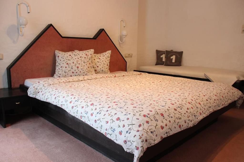 Hermann Arnold Apartment