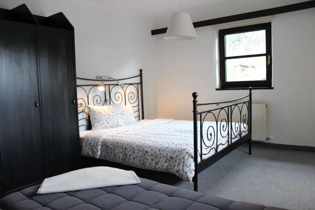 Hermann Arnold Apartment *